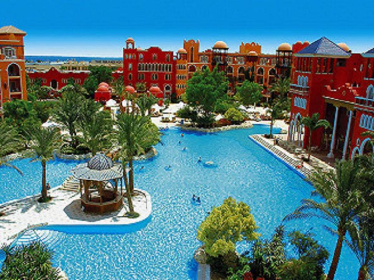 The Grand Resort Hurgada Dış mekan fotoğraf The resort's main pool