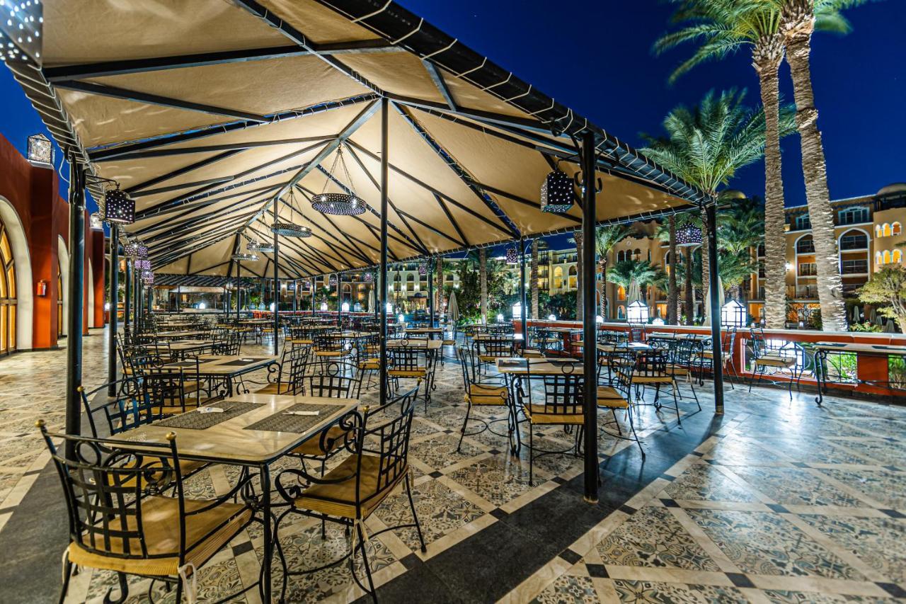 The Grand Resort Hurgada Dış mekan fotoğraf The Village Outlet Mall