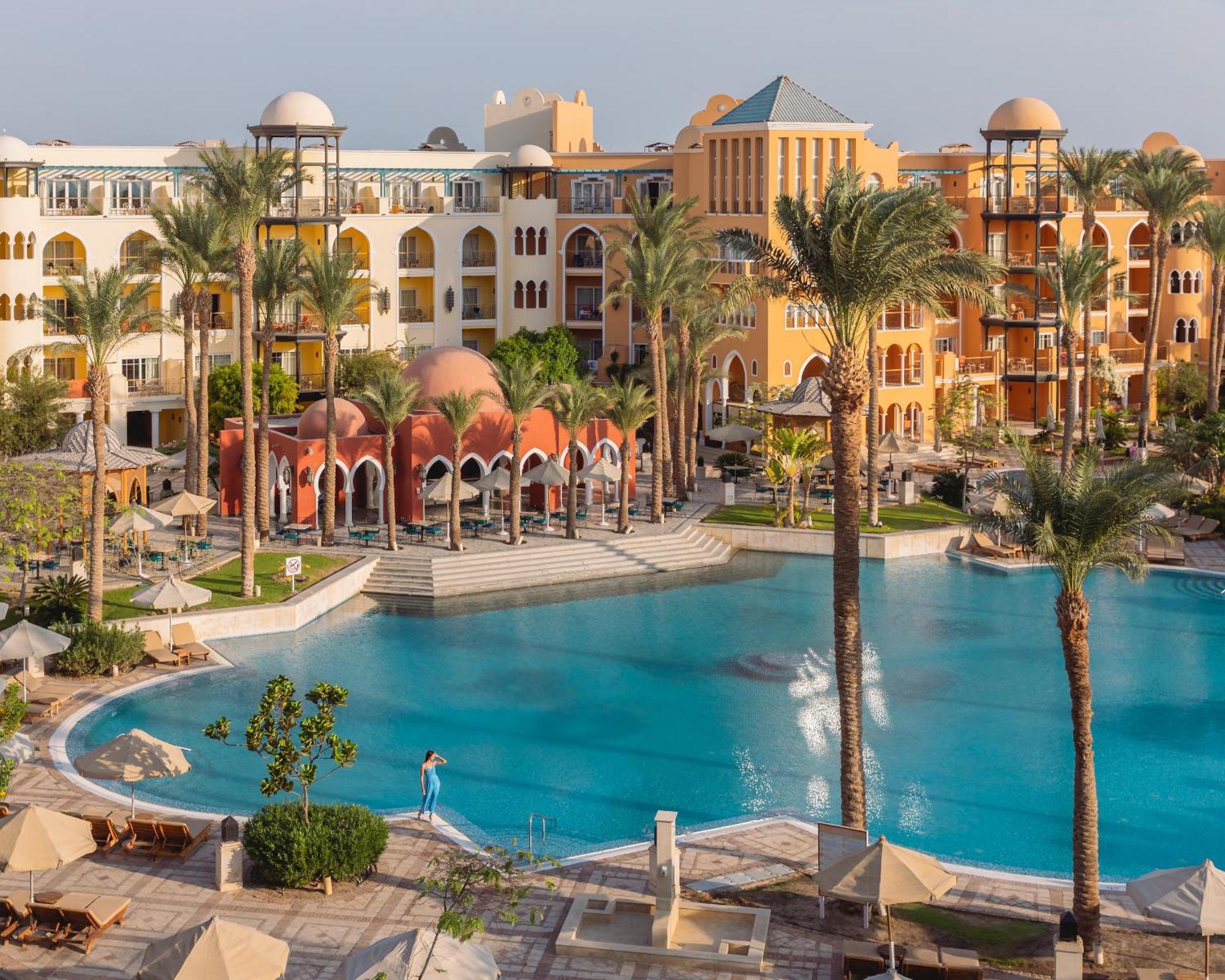 The Grand Resort Hurgada Dış mekan fotoğraf The resort's main pool